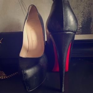 Authentic Louboutin Daffodile